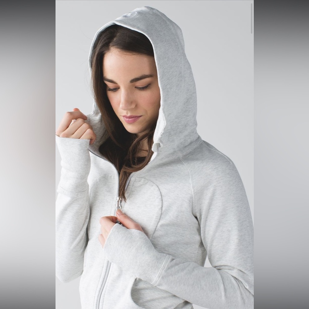 Lululemon Scuba Hoodie III
Heathered White / Silver
